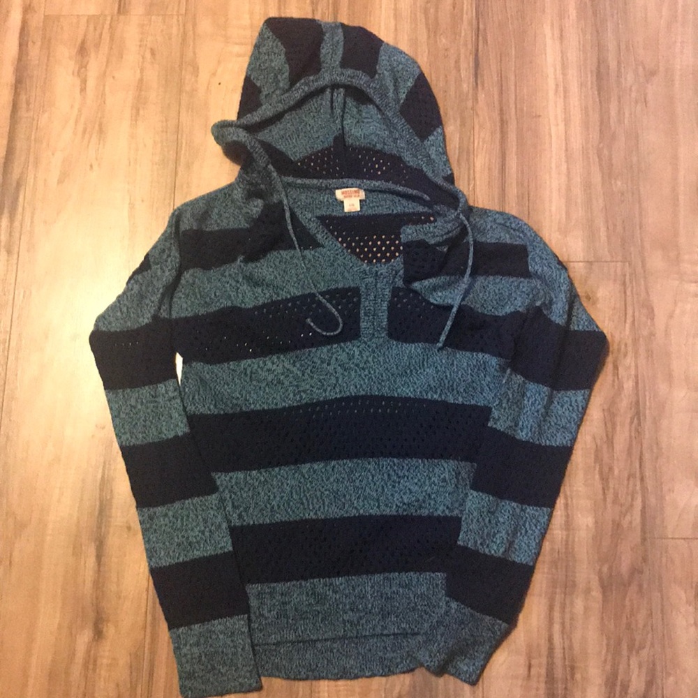 Women’s long sleeve shirt